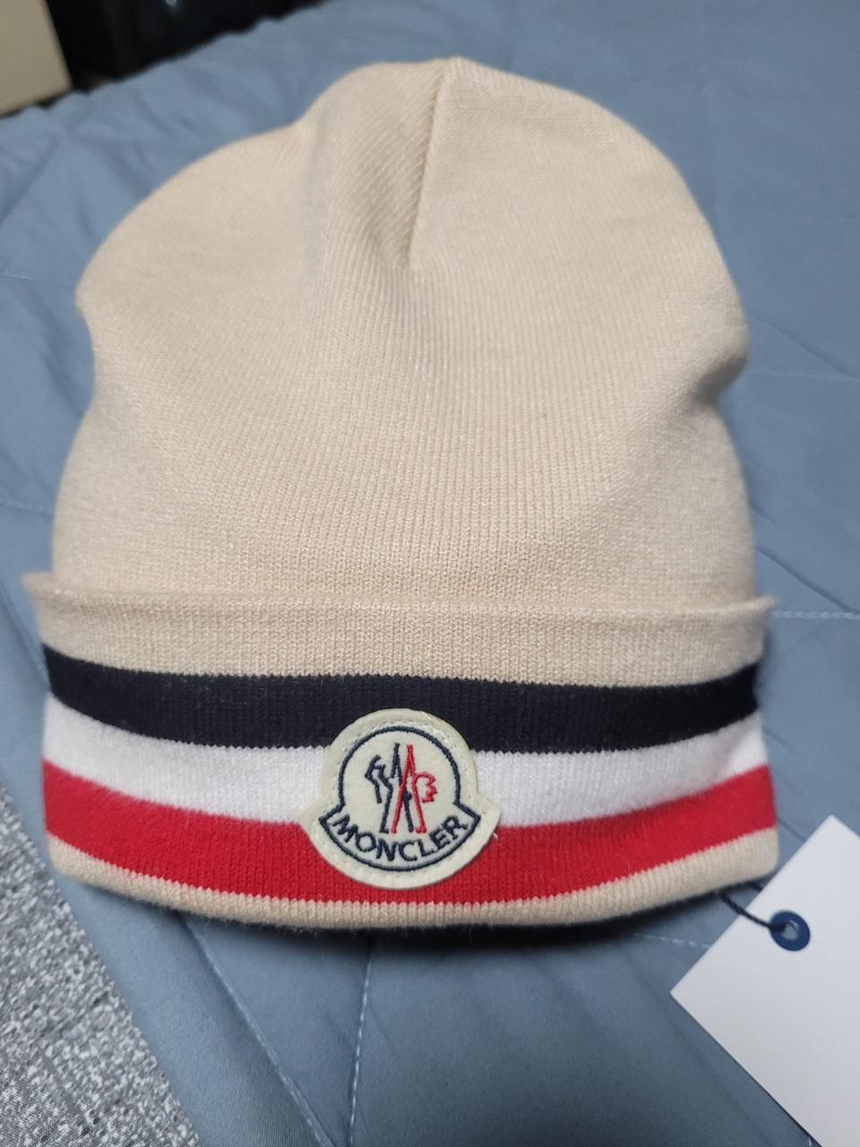 몽클레어 삼선 비니모자