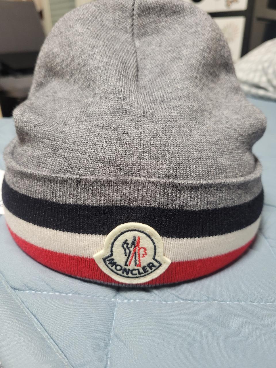 몽클레어 삼선 비니모자