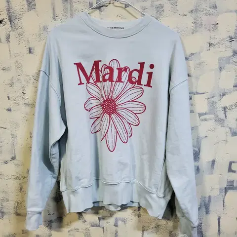 마르디메크르디 여성 맨투맨 free