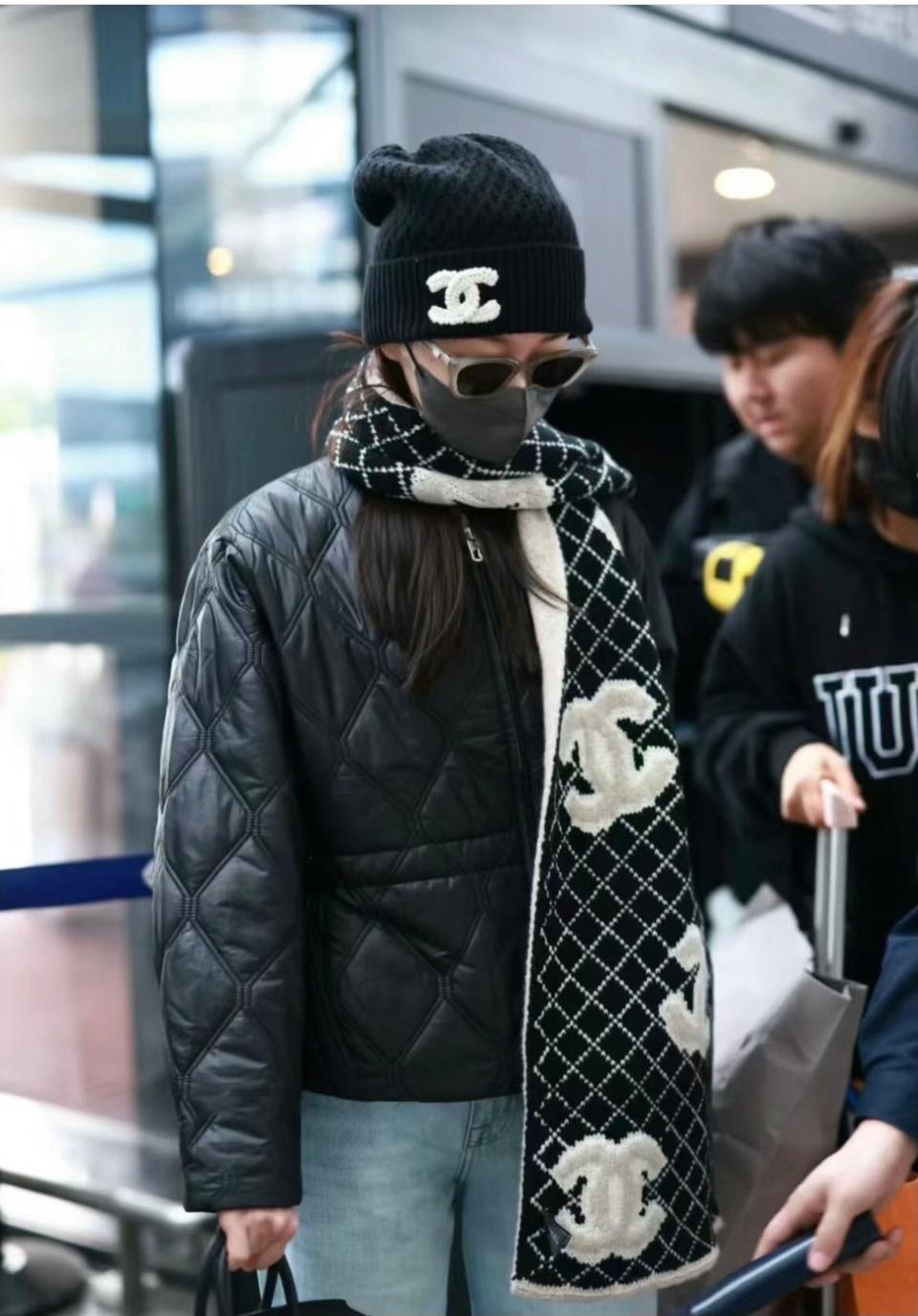 샤넬 목도리 머플러 제니