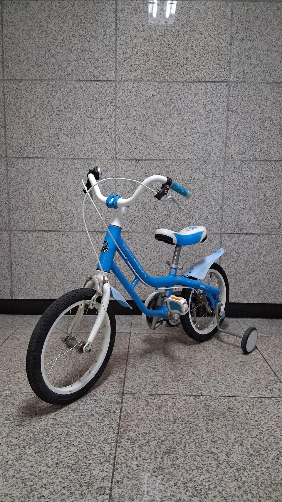 최고급 명품 초경량 어린이 자전거 베네통. 전국 기차역+전철역 개찰구까지