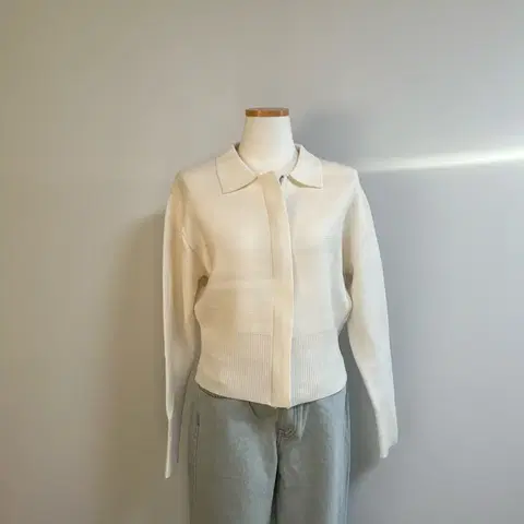 [새상품] 고퀄 아이보리 카라넥 니트 집업