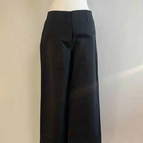 [새상품] showwiz 로우 라인 면바지