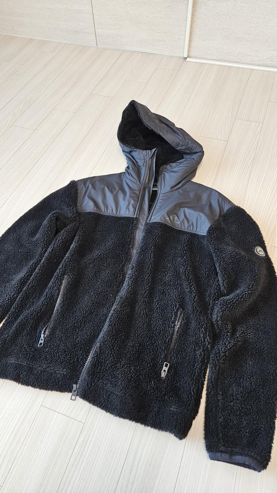 제이린드버그 부클 점퍼