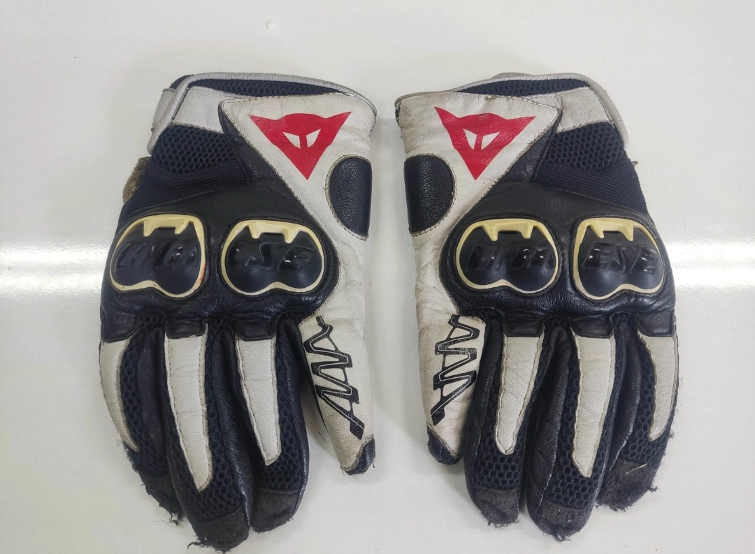 다이네즈 오토바이 장갑 상태 나쁨