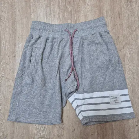 톰브라운 뉴욕 클래식 루프백 4선 스웻 쇼츠 반바지