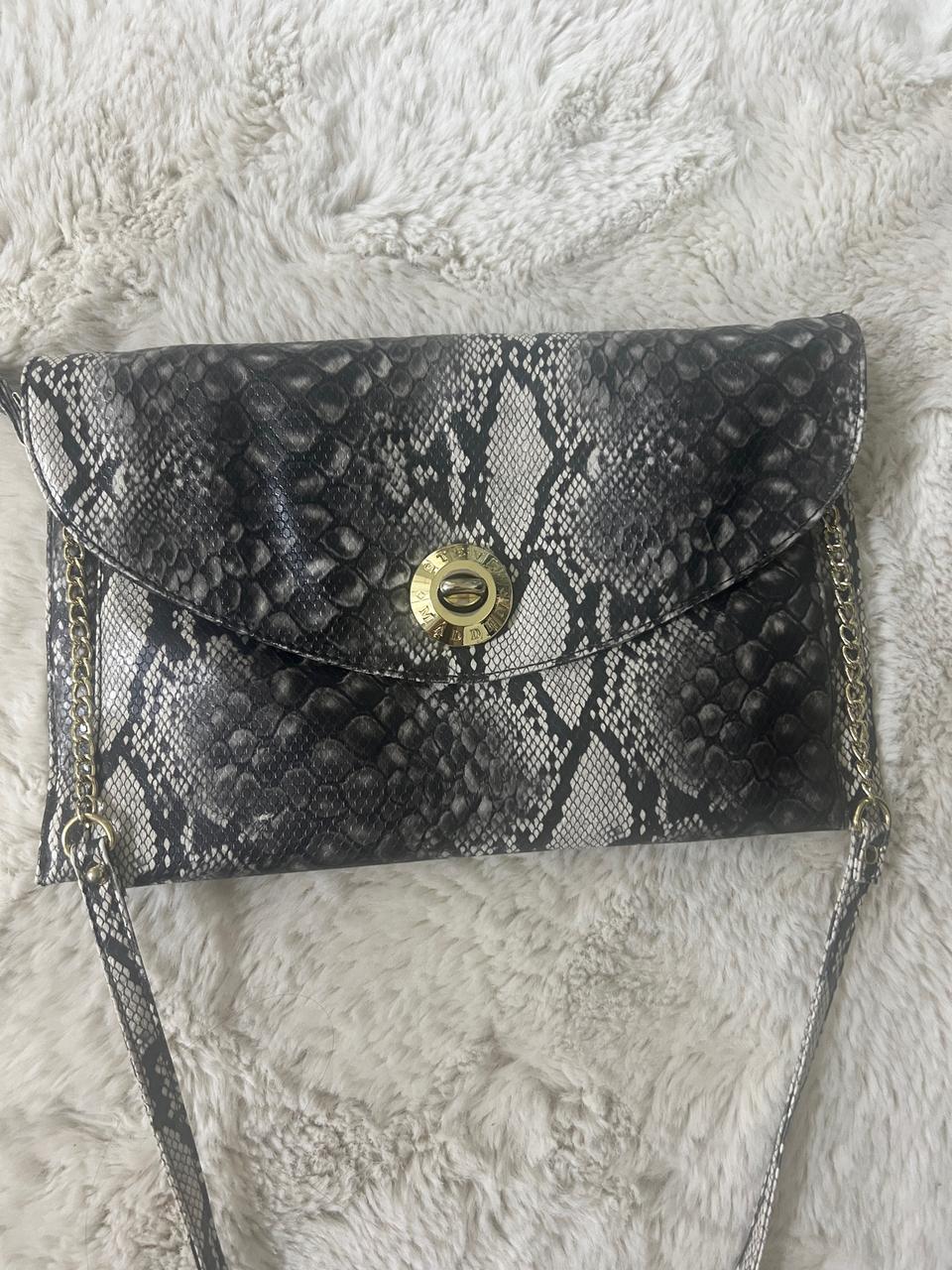 옐로우테일스 뱀피 클러치