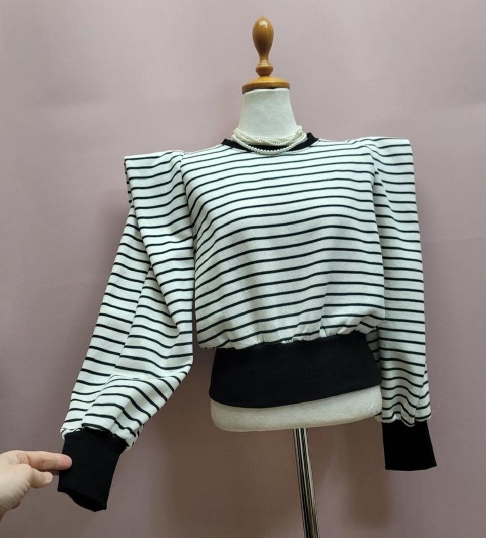 어깨포인트 스트라이프 기모 반크롭 맨투맨