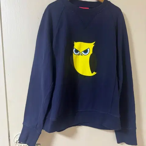 럭키슈에뜨 네이비 부엉이 프린팅 맨투맨 티셔츠