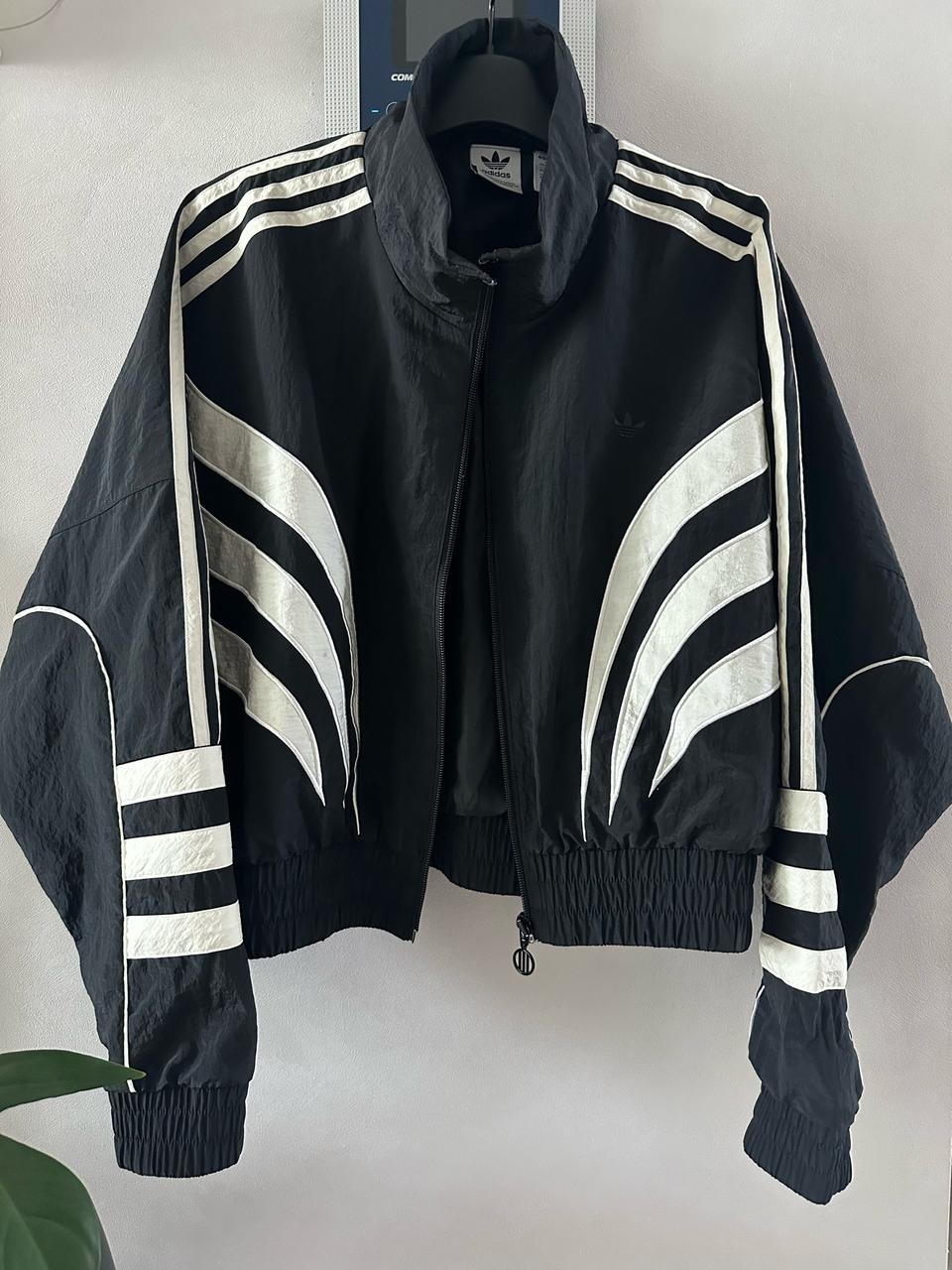 아디다스 바람막이점퍼