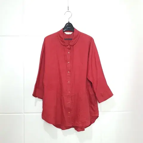 이새 isae 린넨 라운드 칼라 레드 7부 소매 블라우스