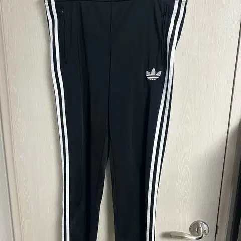 아디다스 파이어버드 바지95사이즈 팜