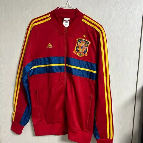아디다스 스페인 축구대표팀 트랙탑 빨강색 95사이즈 팜