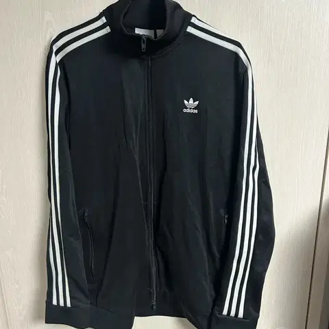 아디다스 베켄바우어져지 M사이즈 팜