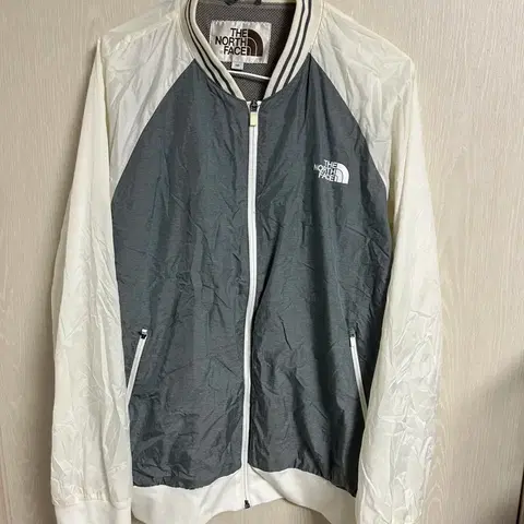 노스페이스 바람막이 자켓 화이트/그레이 110사이즈 팜