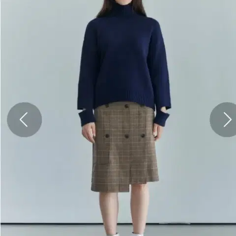 구호 플러스 체크 언발 스커트