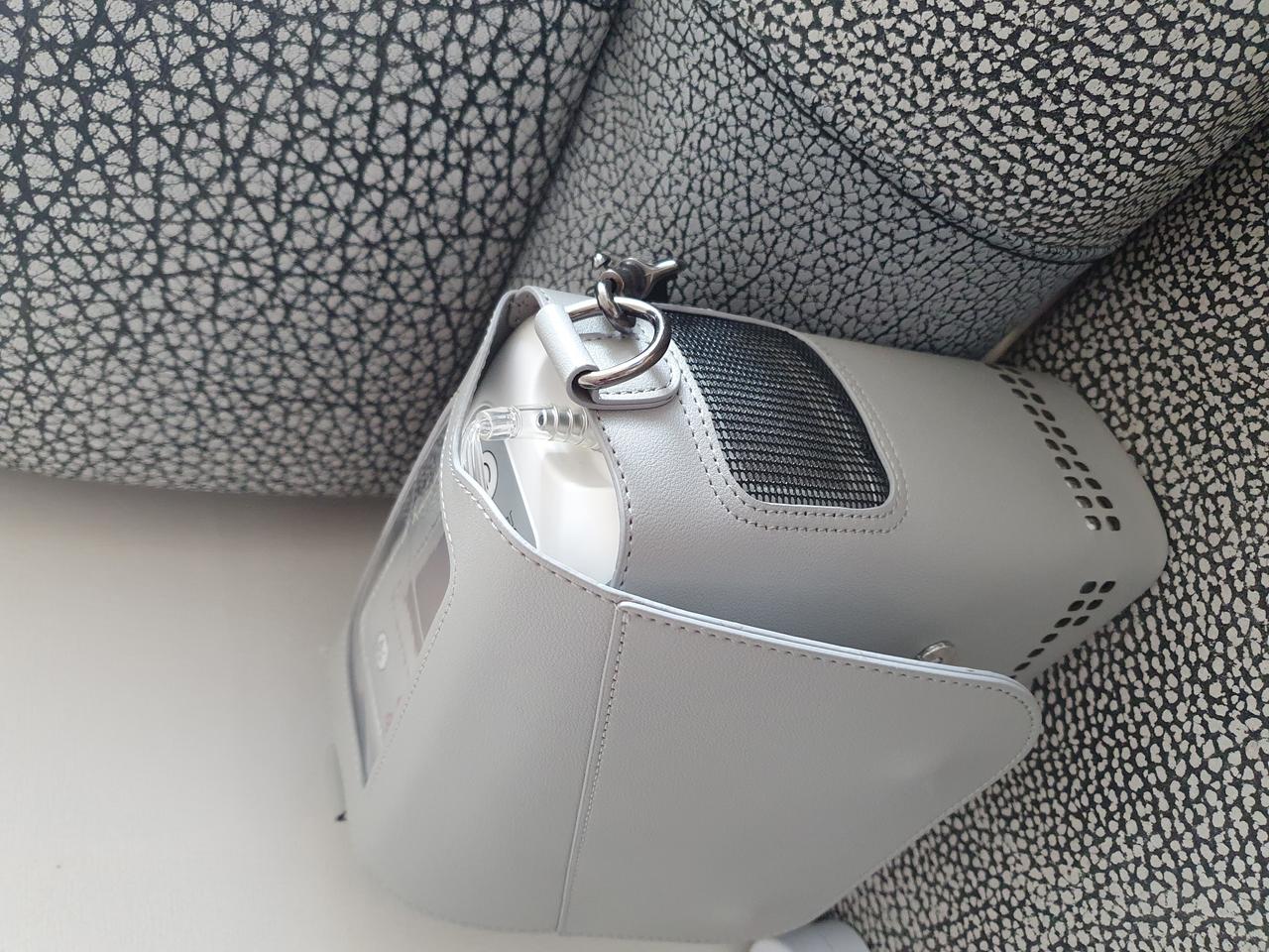 신품같은 휴대용산소호흡기 비타옥시100 팝니다. (5회사용)