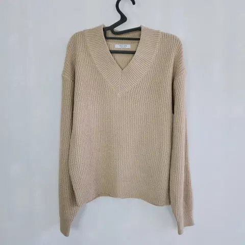 0424 YELLOW V넥 니트 베이지색 긴팔 프리사이즈