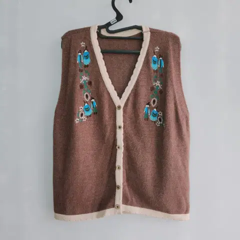 0410 빈티지 브라운 자수 니트 조끼 프리사이즈