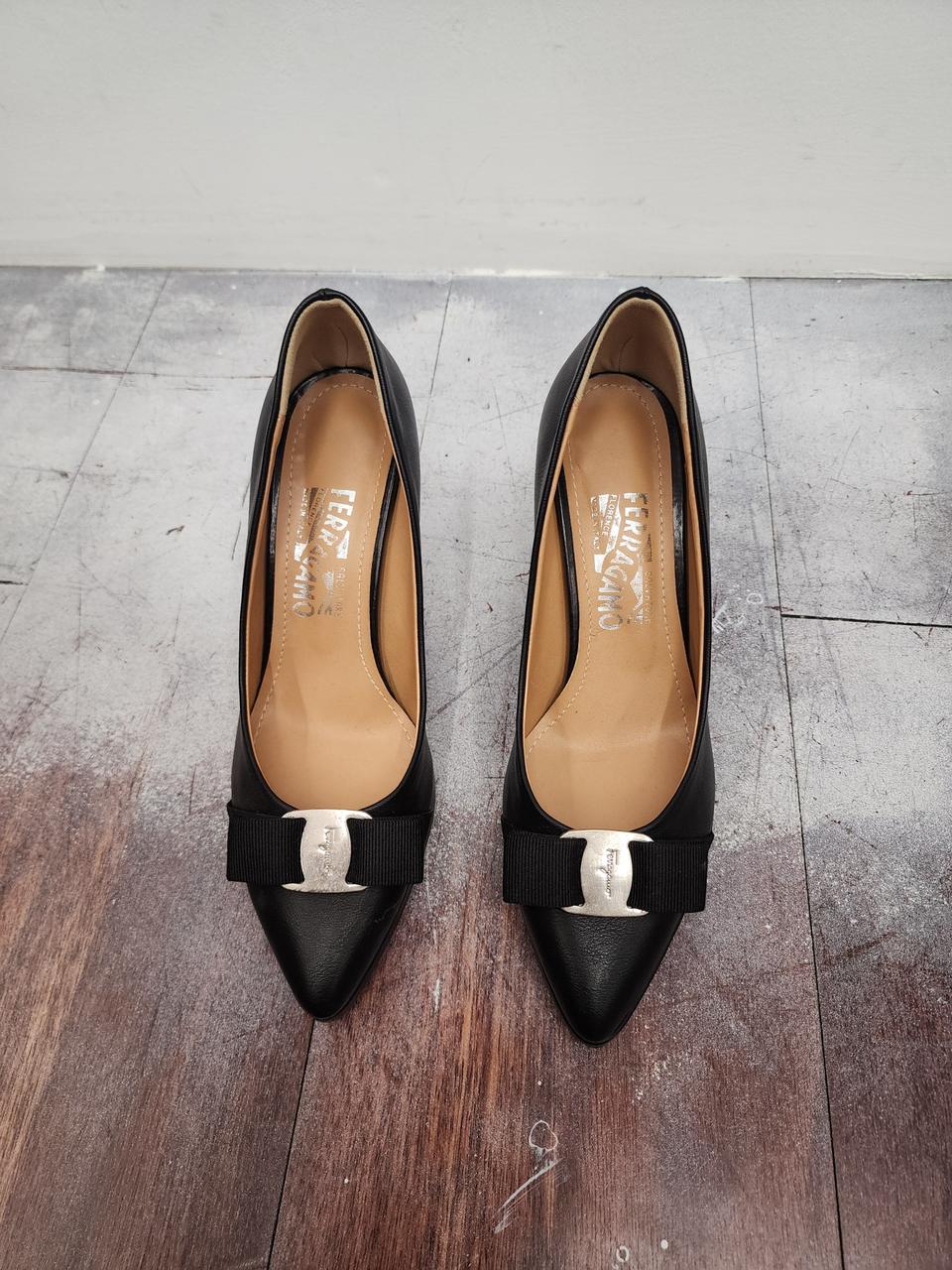 페라가모 하이힐(245사이즈)