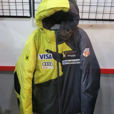 정품 스파이더 아우디 레플리카 대장급 패딩