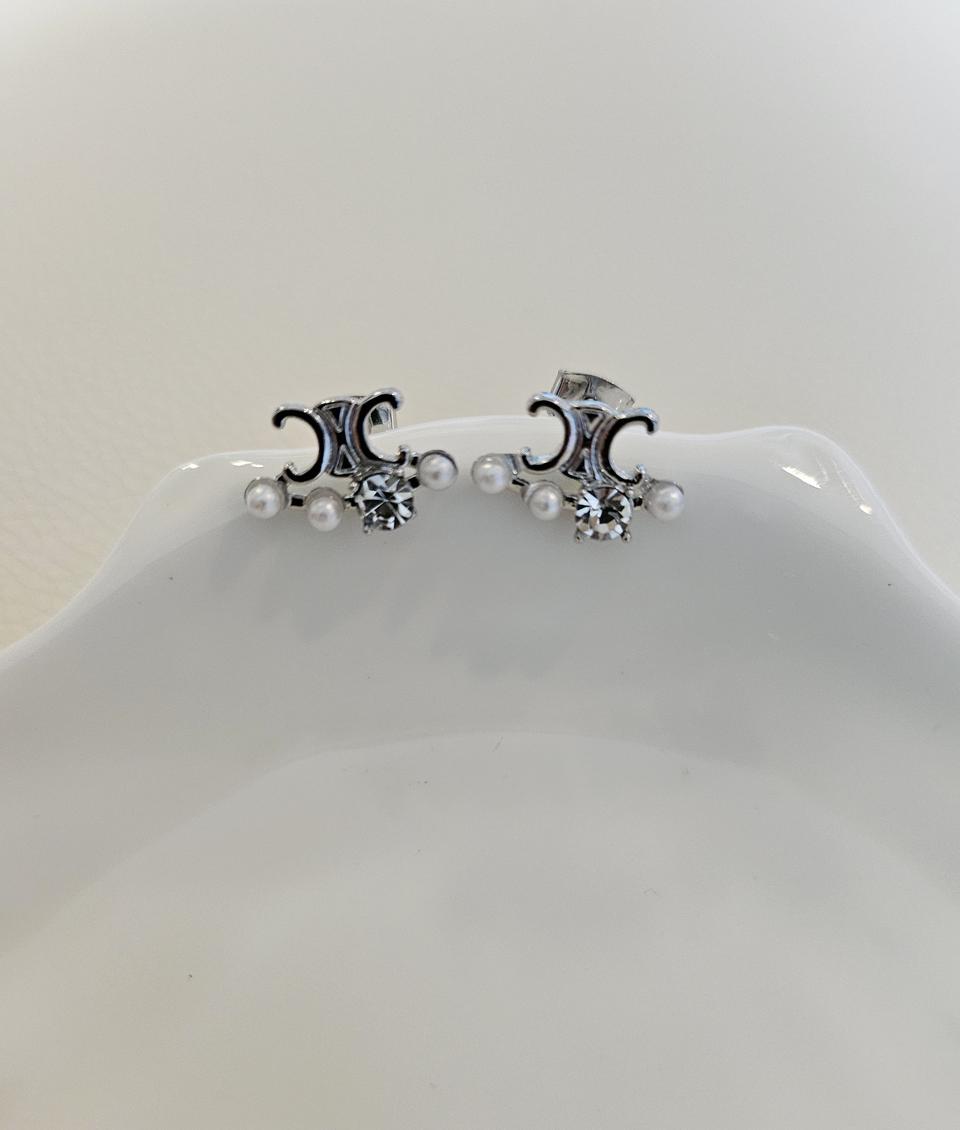 셀린느 업사이클링 트리옹프 큐빅 진주 귀걸이