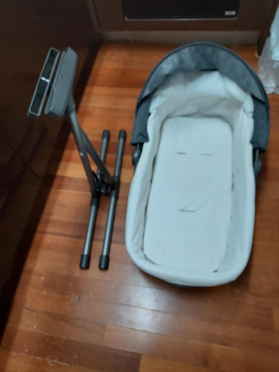 잉글레시나 앱티카 캐리콧 이동형 침대 3만원