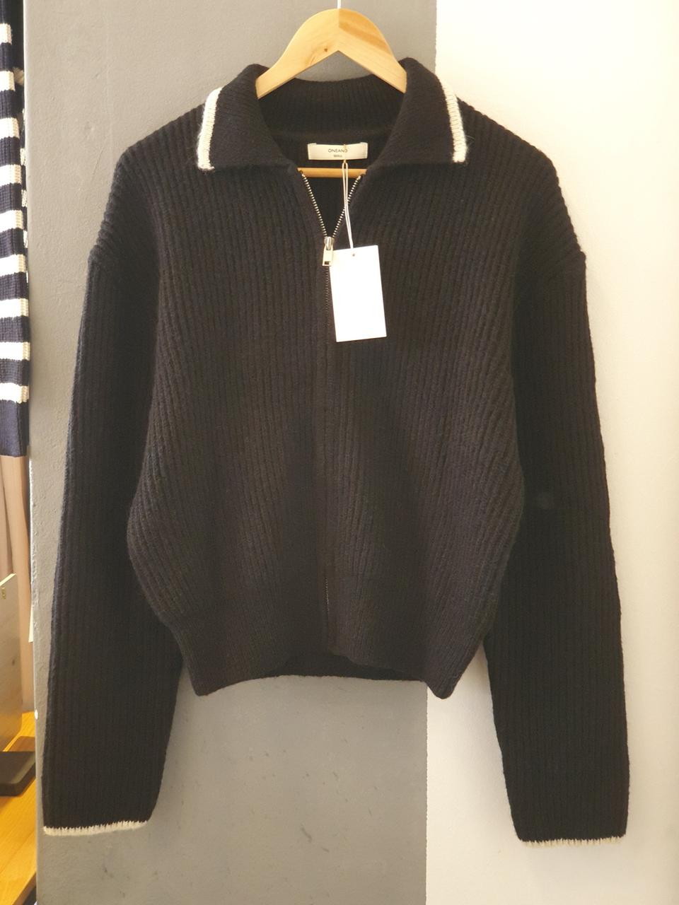 ONEAND 블랙 니트 집업