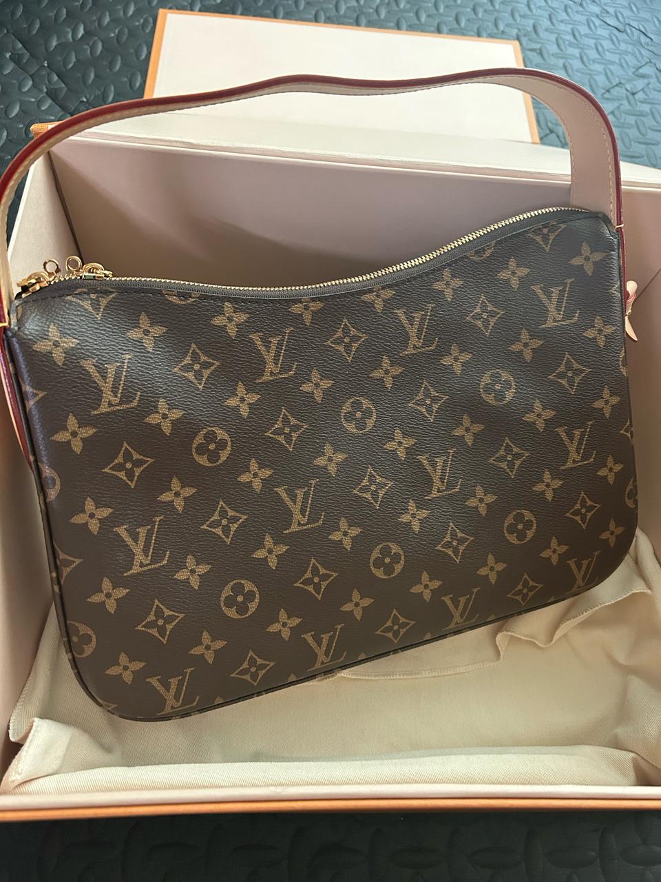 루이비통 슬라우치