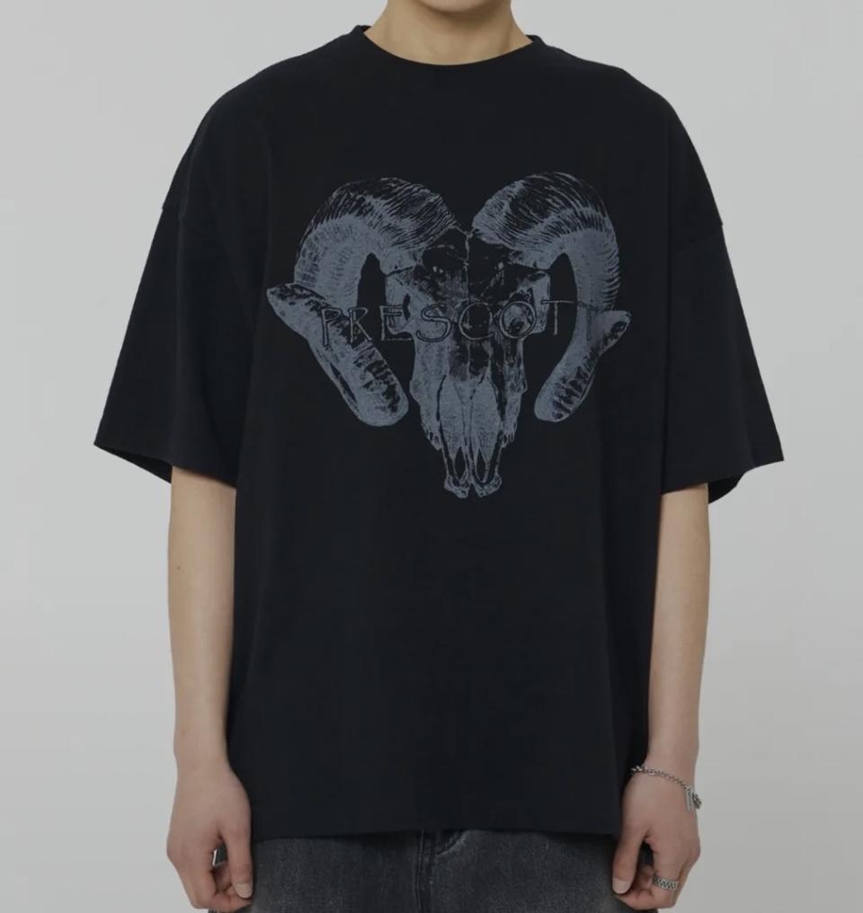 메종미네드 반팔 티셔츠