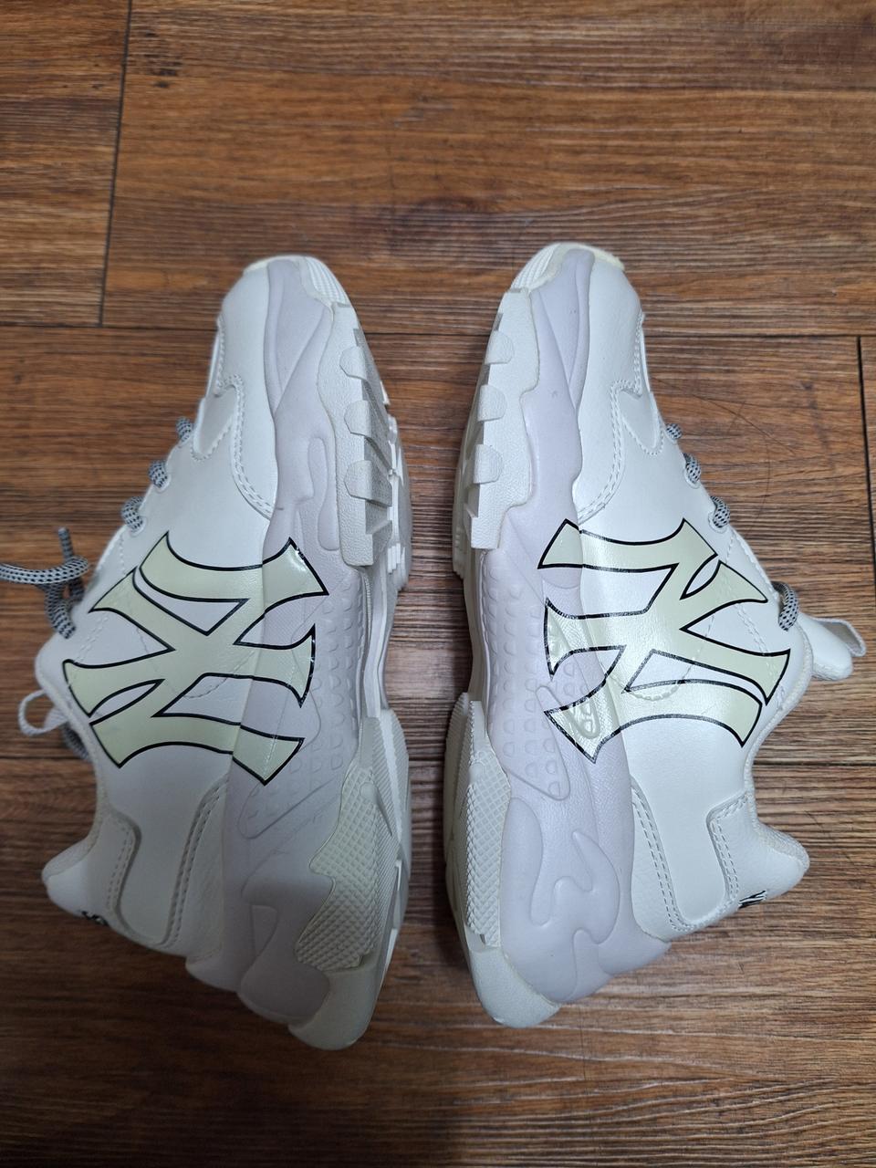 MLB운동화 225에서 정230ㅡ새거