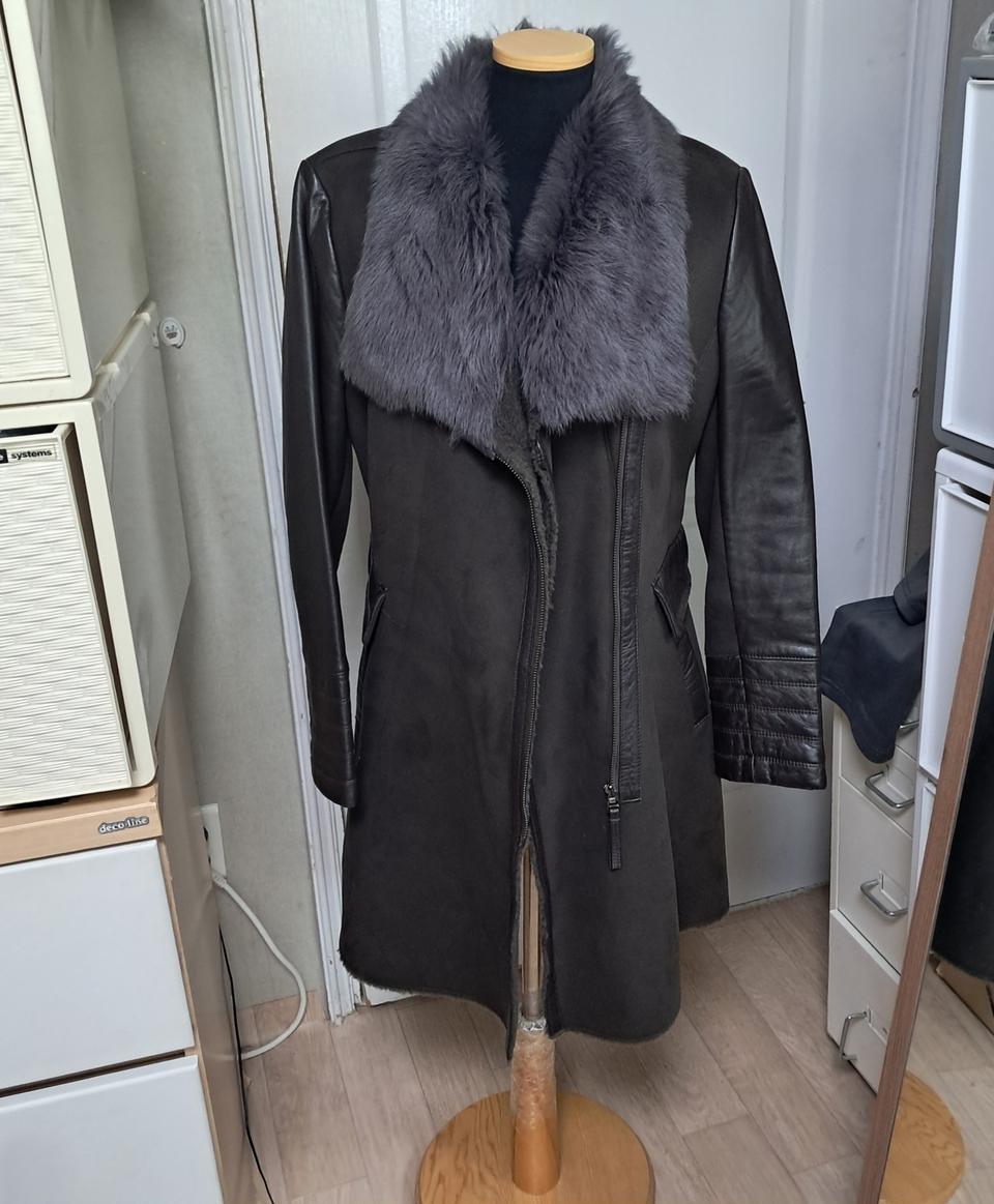 디데무 양털퍼 양가죽소매 배색 무스탕 퍼 코트 66~정77