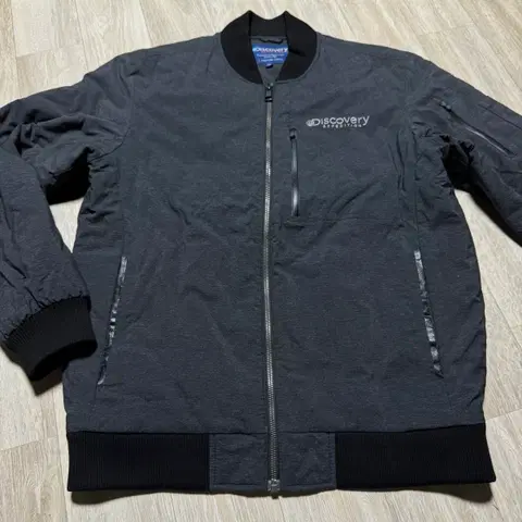 디스커버리 익스페디션 차콜 그레이 봄버 자켓