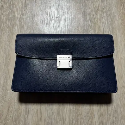 몽블랑 네이비 클러치 백