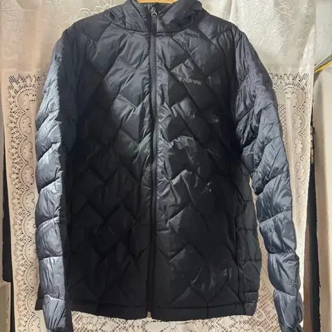 블랙야크 키즈경량 다운점퍼 23년도 성인가능