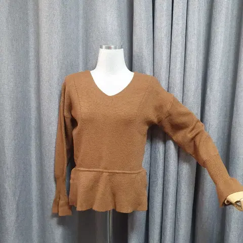 페플럼 모카라테 니트