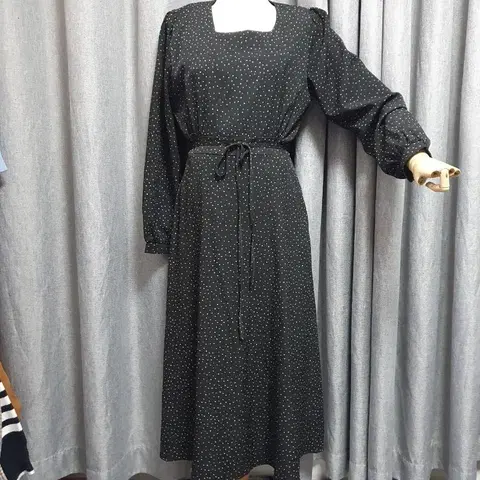 S베니토 기모 도트 스퀘어원피스