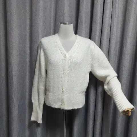 화이트 모헤어 가디건