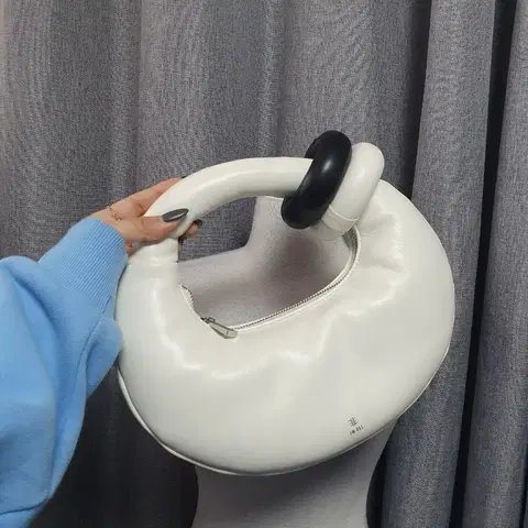 JW PEI 쥬페이 화이트 토트백