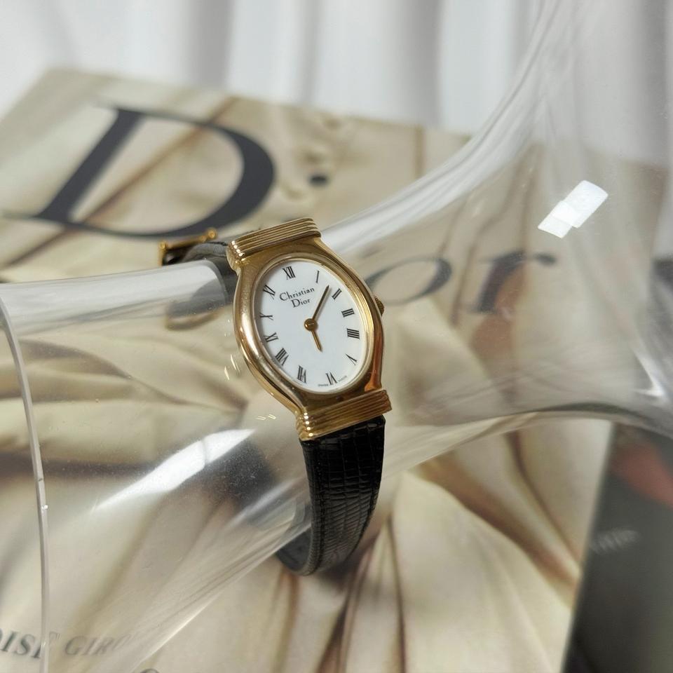 80-90's 빈티지 크리스찬 디올 오벌 쿼츠시계