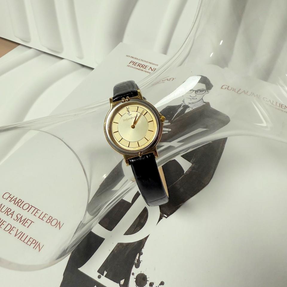 빈티지 YSL 골드 톤 라운드 다이얼 시계