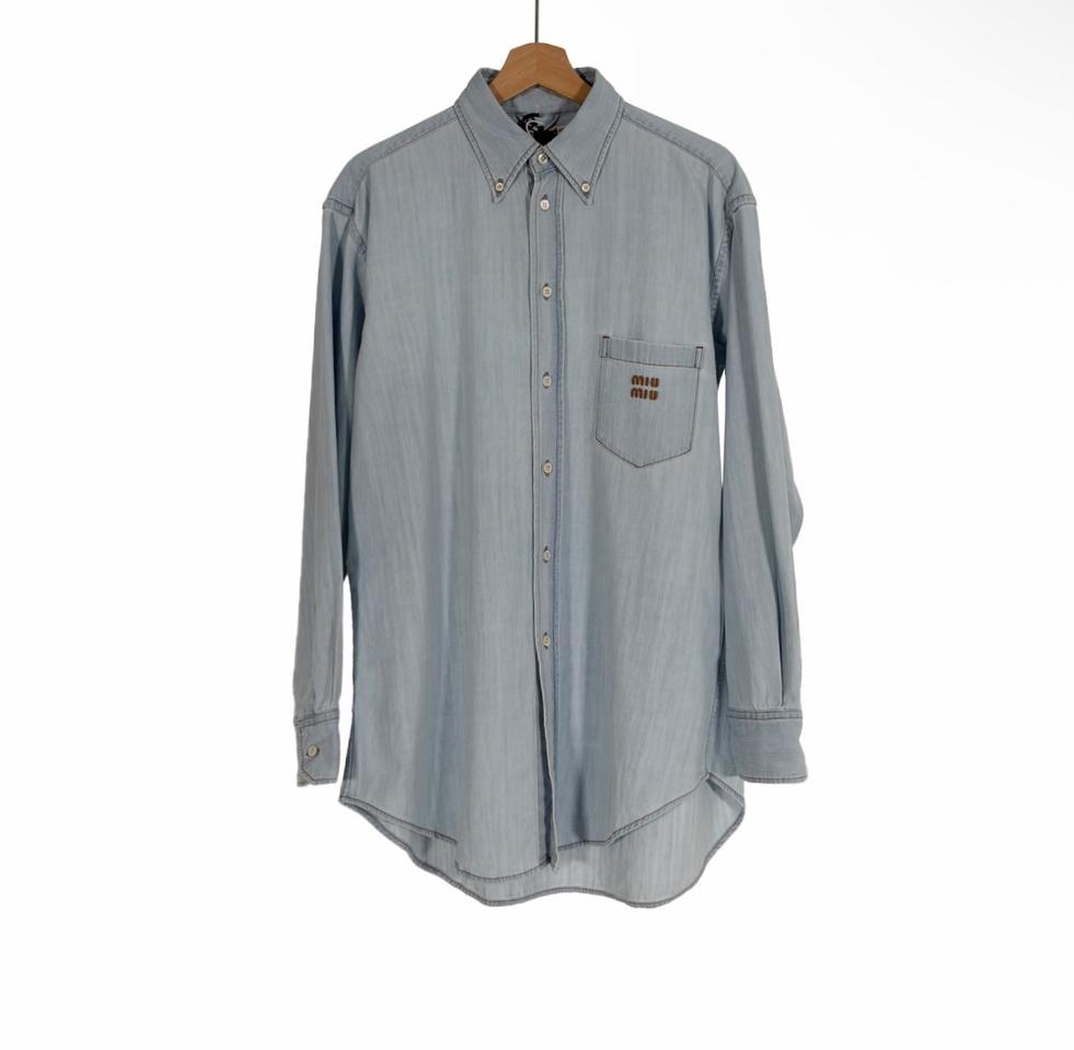 [38] 미우미우 24ss 샴브레이 자수 로고 데님 셔츠 라이트 블루