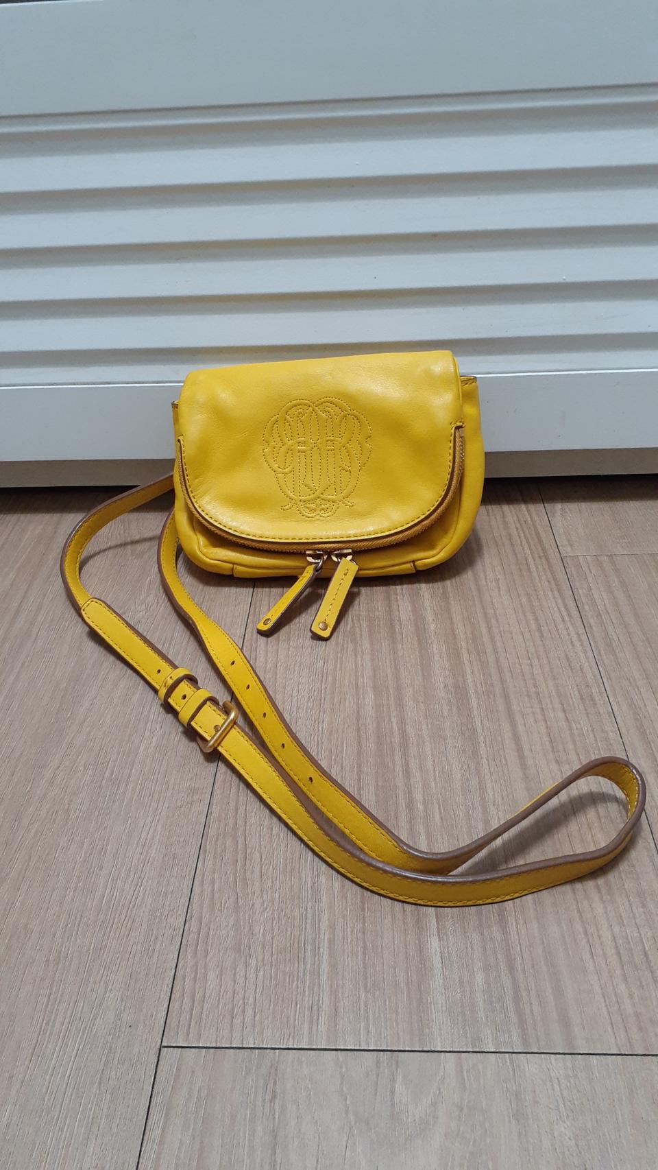 빈폴 옐로우 가죽 크로스백