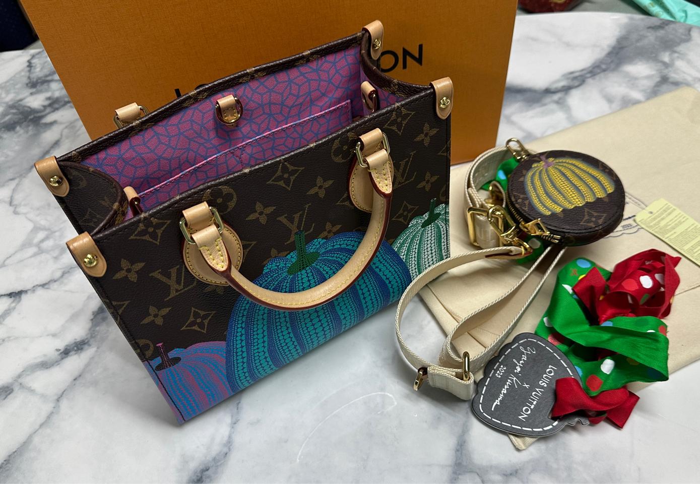 [새상품] 루이비통 x 쿠사마 야요이 온더고 PM 모노그램