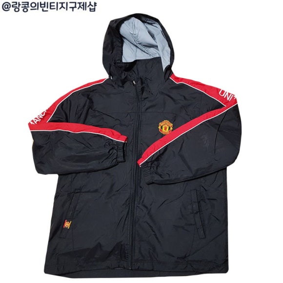 맨체스터 유나이티드 올드스쿨 빈티지 빅로고 바람막이 자켓
