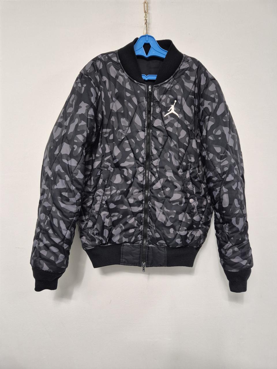 나이키조던  리버블양면패딩  100