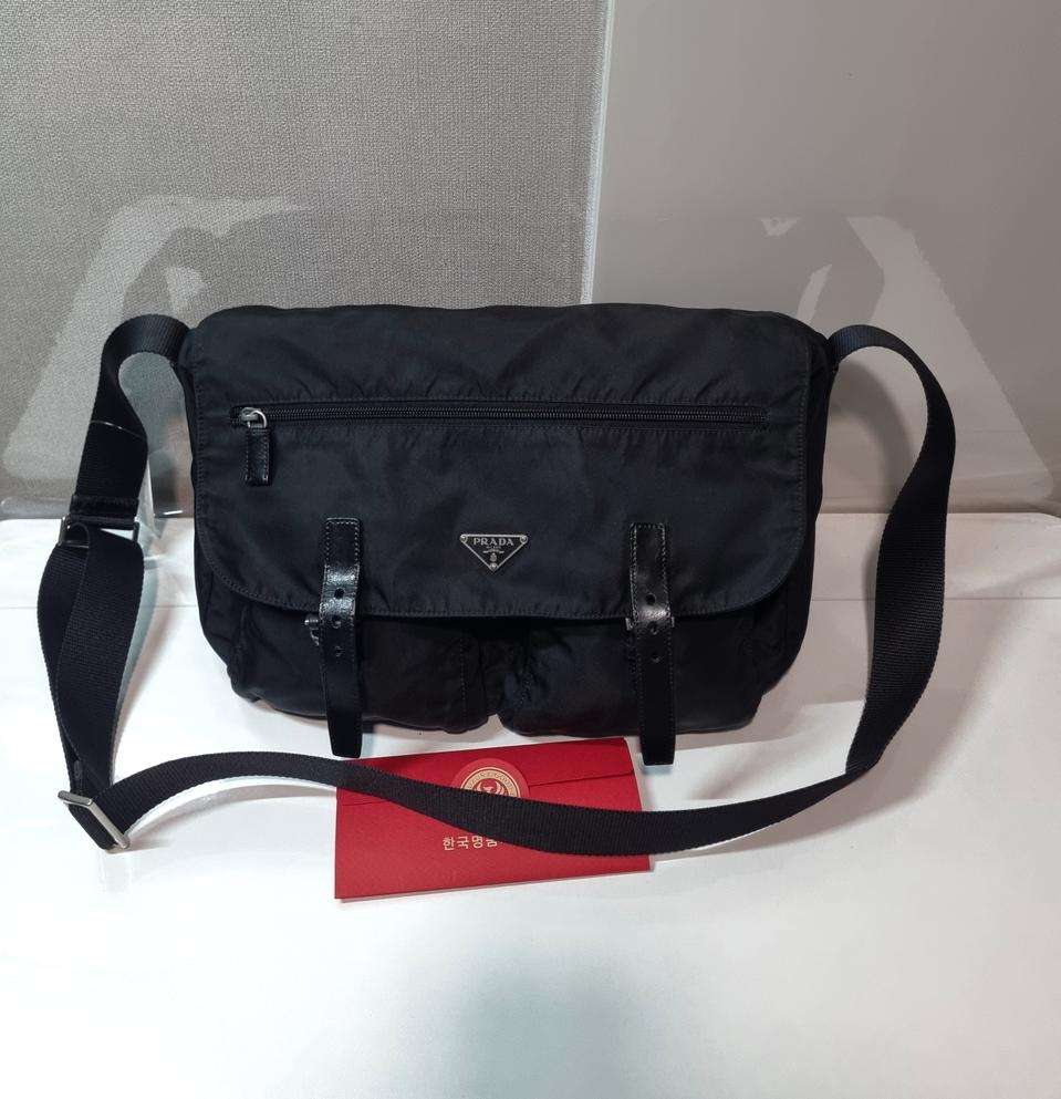 정품  프라다 메신저백
