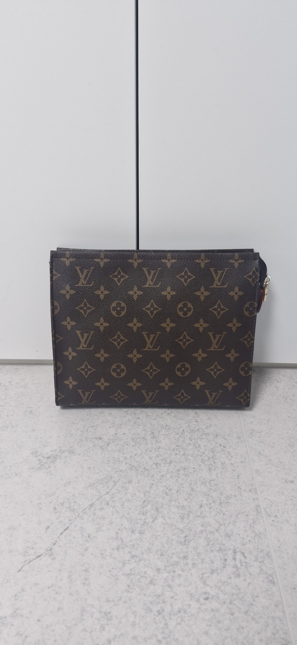 루이비통 포쉐트 클러치