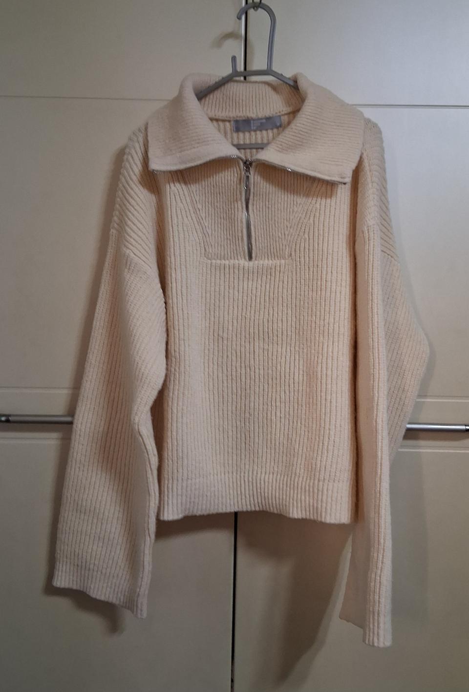 에잇세컨즈 여성 하프 집업 니트 스웨터