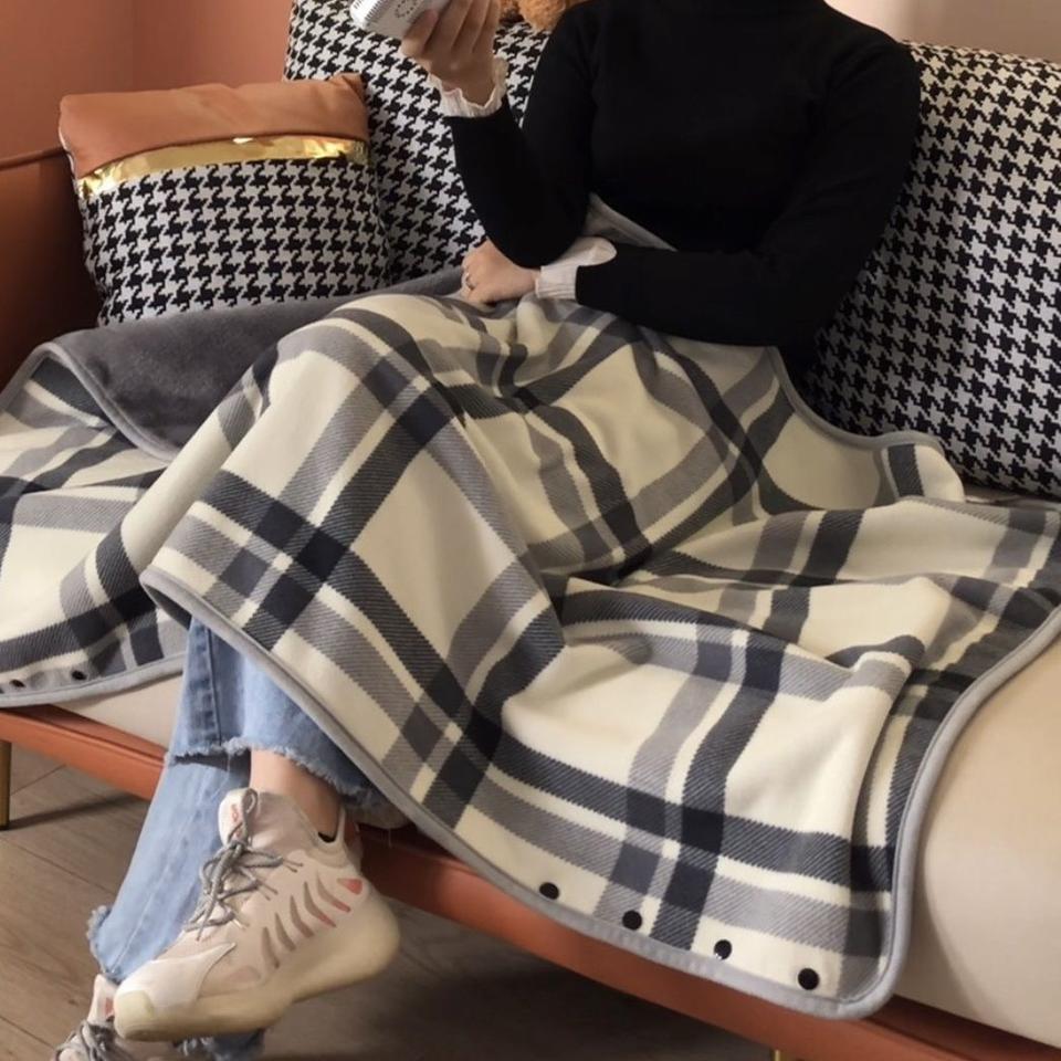 체크무늬 망토 담요